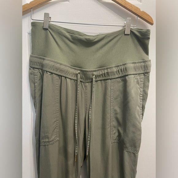 H&M Mama Maternity Women’s Olive Green Cargo Jogger Utility Pants Medium - Picture 2 of 9